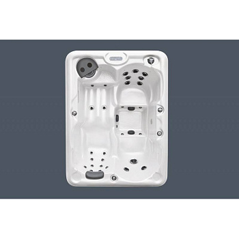 Спа бассейн Treesse Dubai